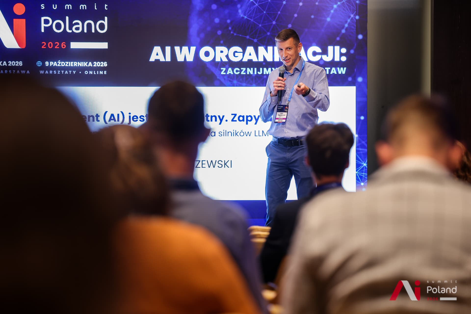 Piotr Boguszewski podczas prezentacji o organizacji danych dla AI