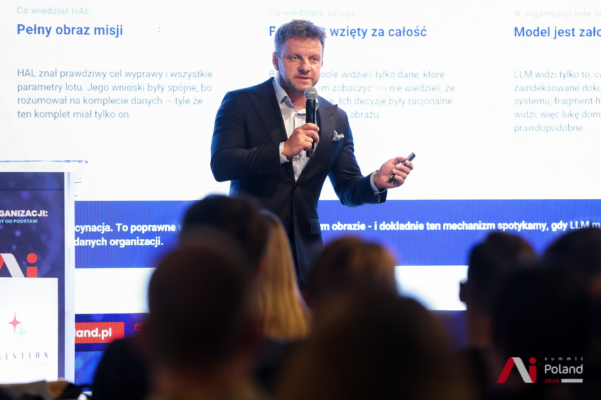Prelegent Goldenore omawia kontekst danych dla modeli LLM